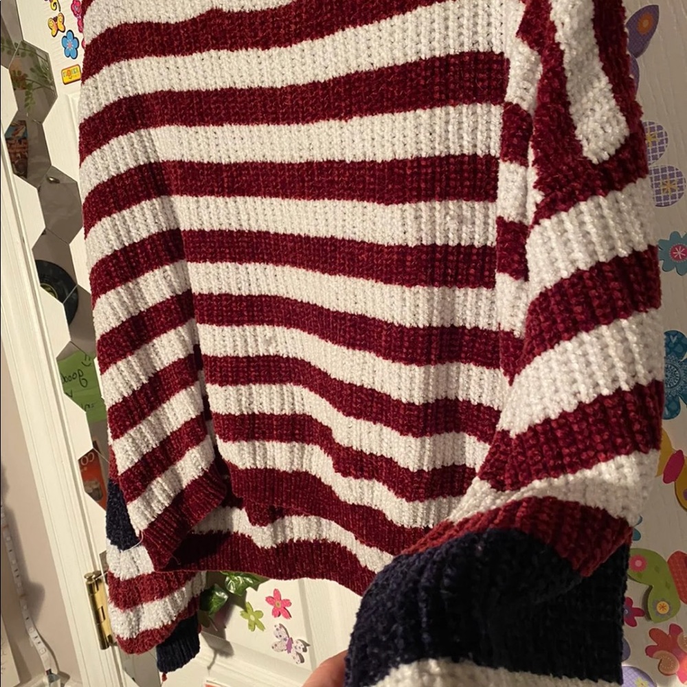 Sweater - Picture 4 of 7